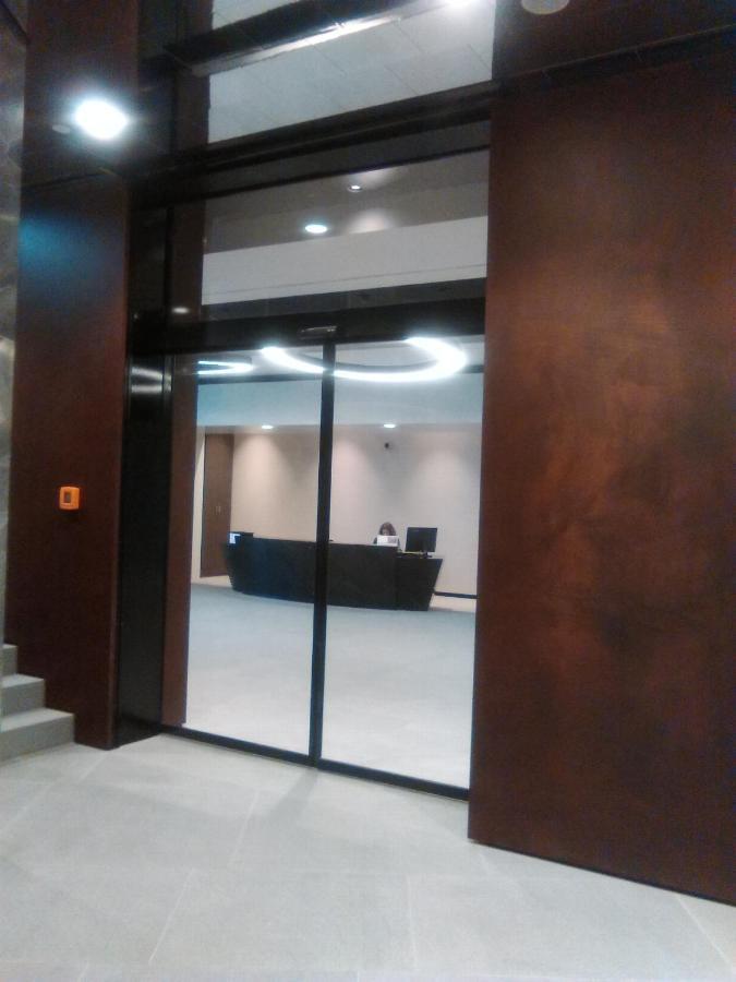 Ferienwohnung Panoramaview/31Thfloor!/Luxury/Wifi/Parking Pressburg Exterior foto